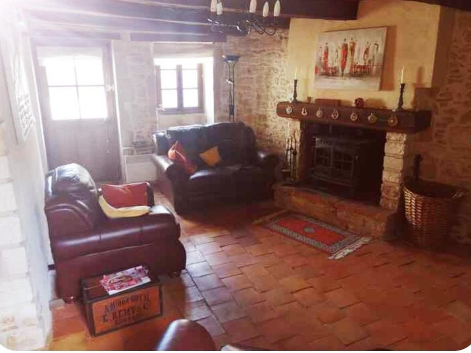 Traditional Stone Cottage Condac Luaran gambar