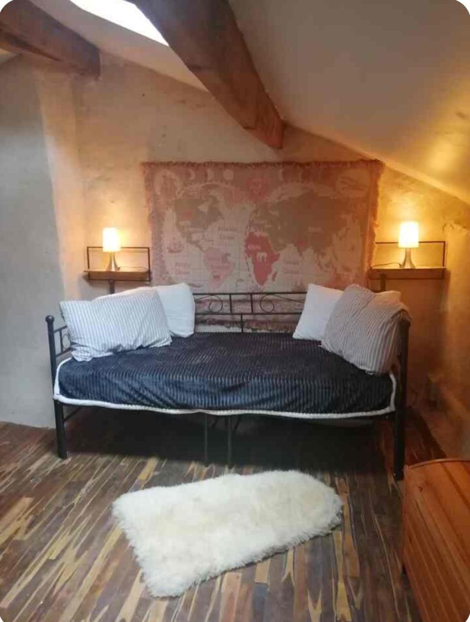 Traditional Stone Cottage Condac Luaran gambar